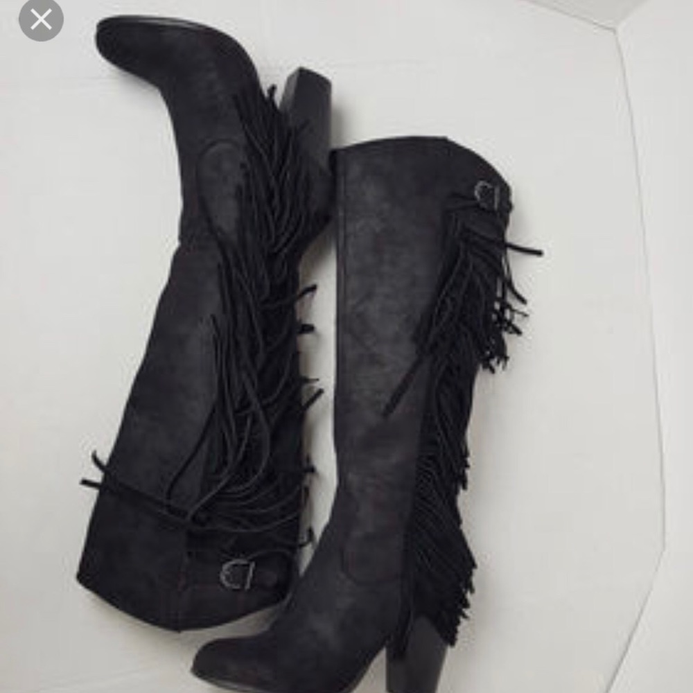 Carlos Santana Rosyln black, has Fringes